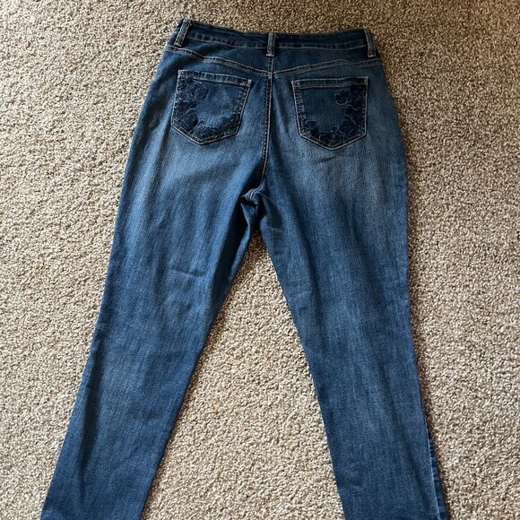 Gloria Vanderbilt Amanda Slim Jeans in Size 10 Floral Embroidered Pockets - Picture 9 of 9